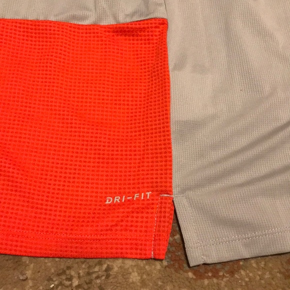 NWT Nike big boys muscle tee, size x-large.. - Picture 4 of 5